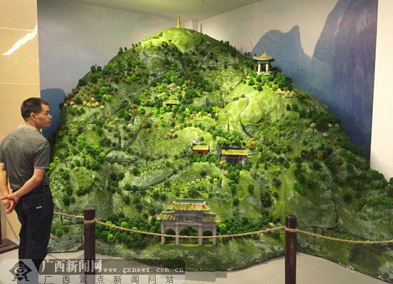 精雕细琢的西山仿真模型。广西新闻网记者